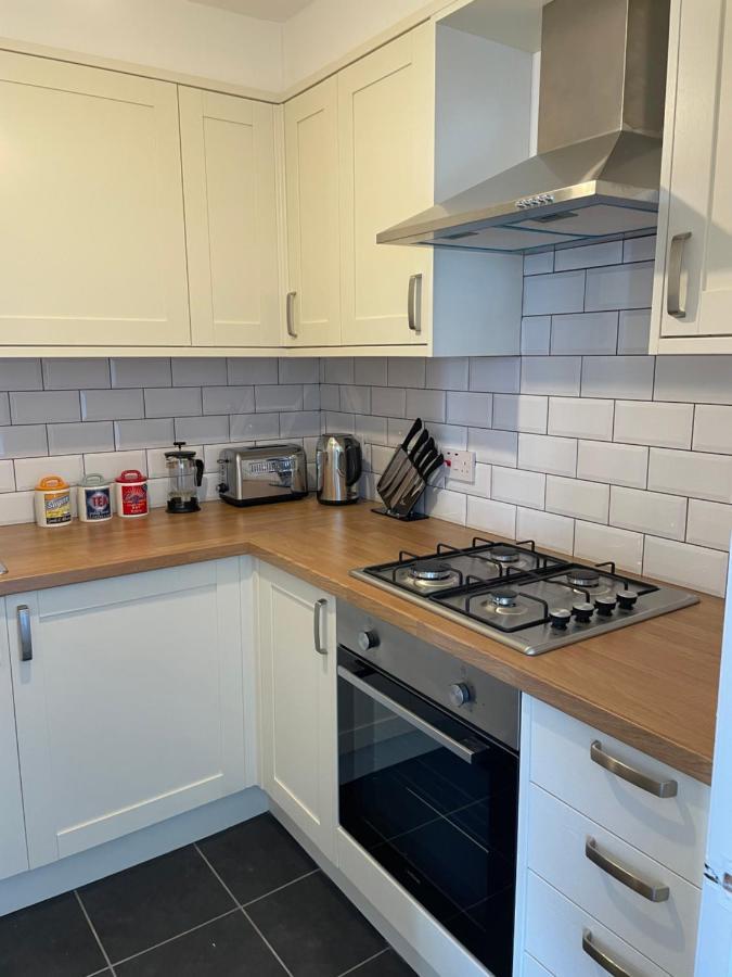 Light And Airy 1 Bedroom Flat 700M From The Beach Борнмут Екстер'єр фото