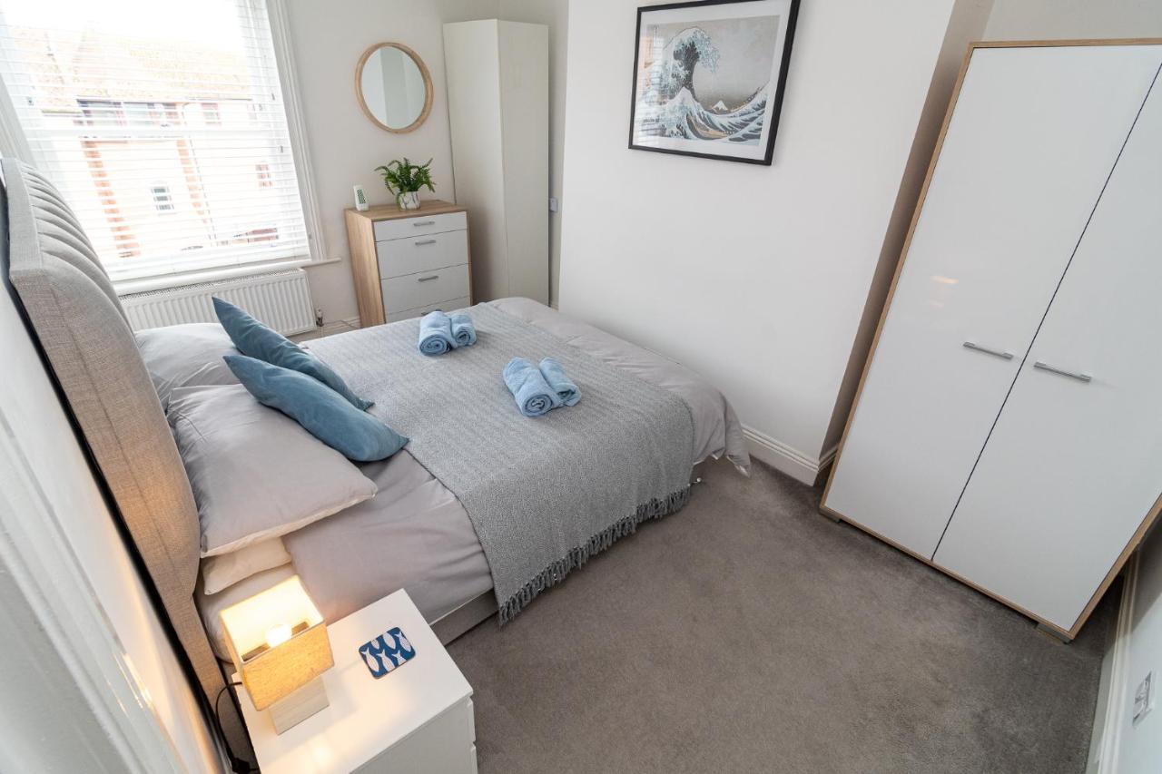 Light And Airy 1 Bedroom Flat 700M From The Beach Борнмут Екстер'єр фото