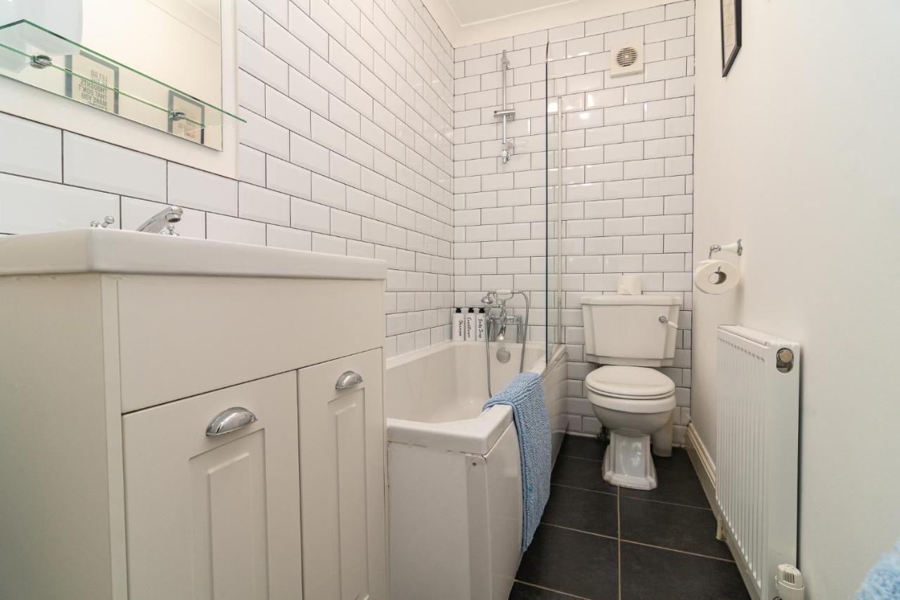 Light And Airy 1 Bedroom Flat 700M From The Beach Борнмут Екстер'єр фото