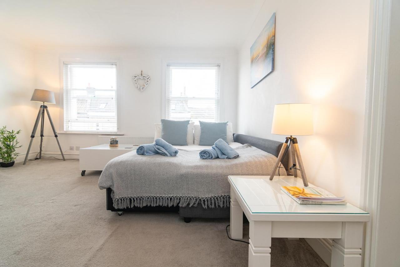 Light And Airy 1 Bedroom Flat 700M From The Beach Борнмут Екстер'єр фото